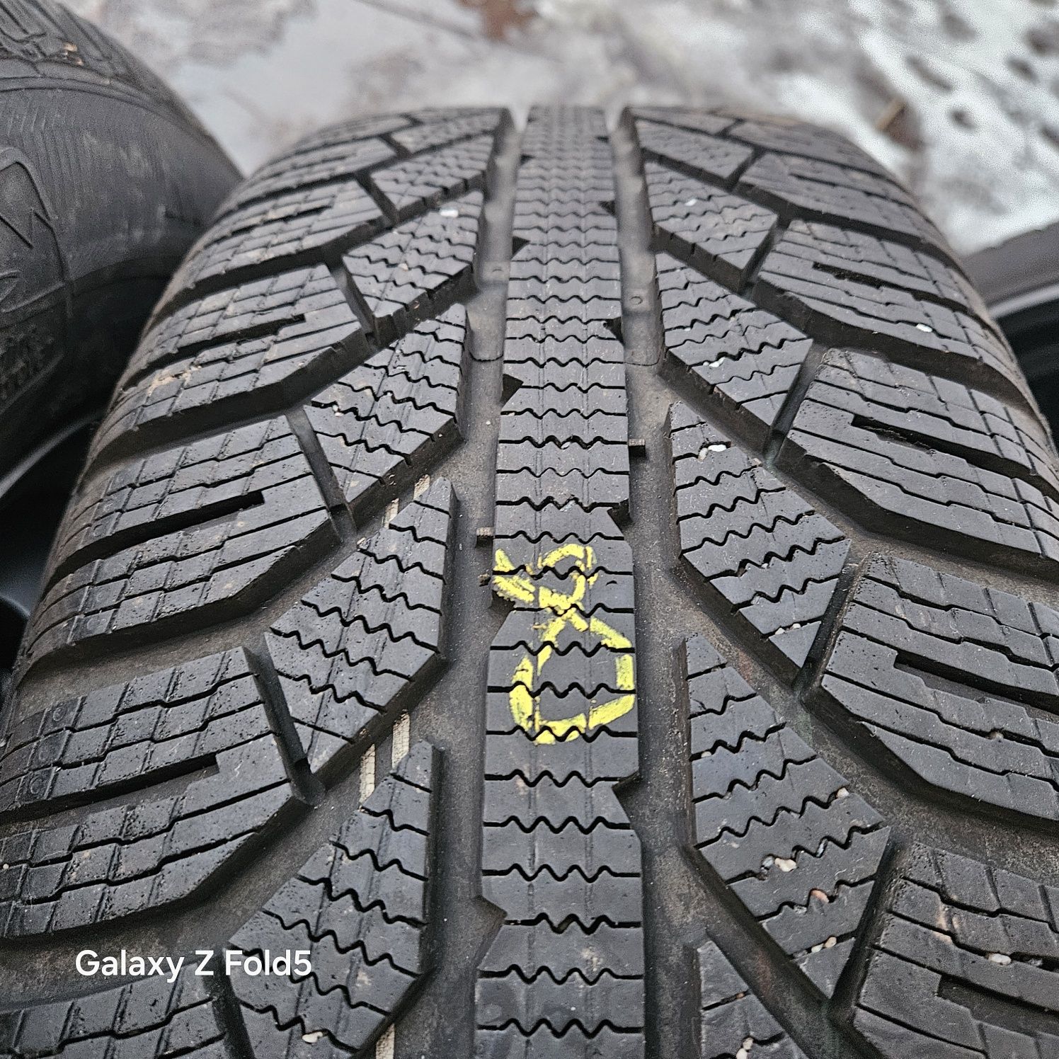 Koła zimowe 215/65/16 Dacia Duster Vivaro Trafic 5x114,3  8mm-7mm ET50