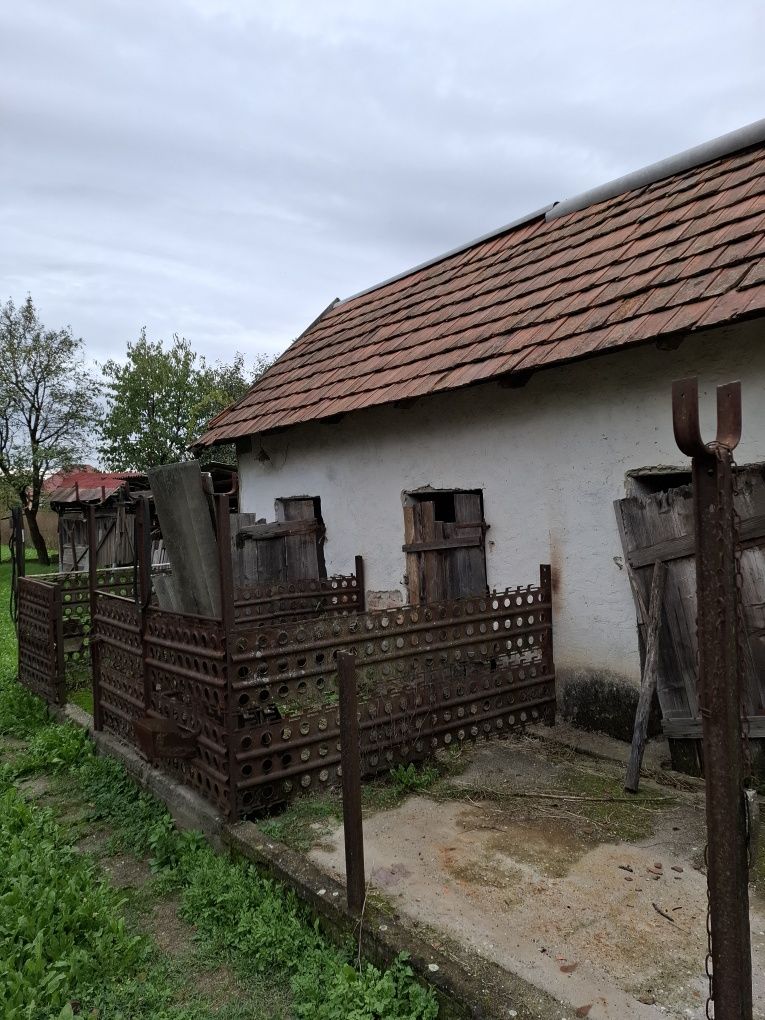 Від Берегове 1км с. Яноші 130 кв.м будинок.