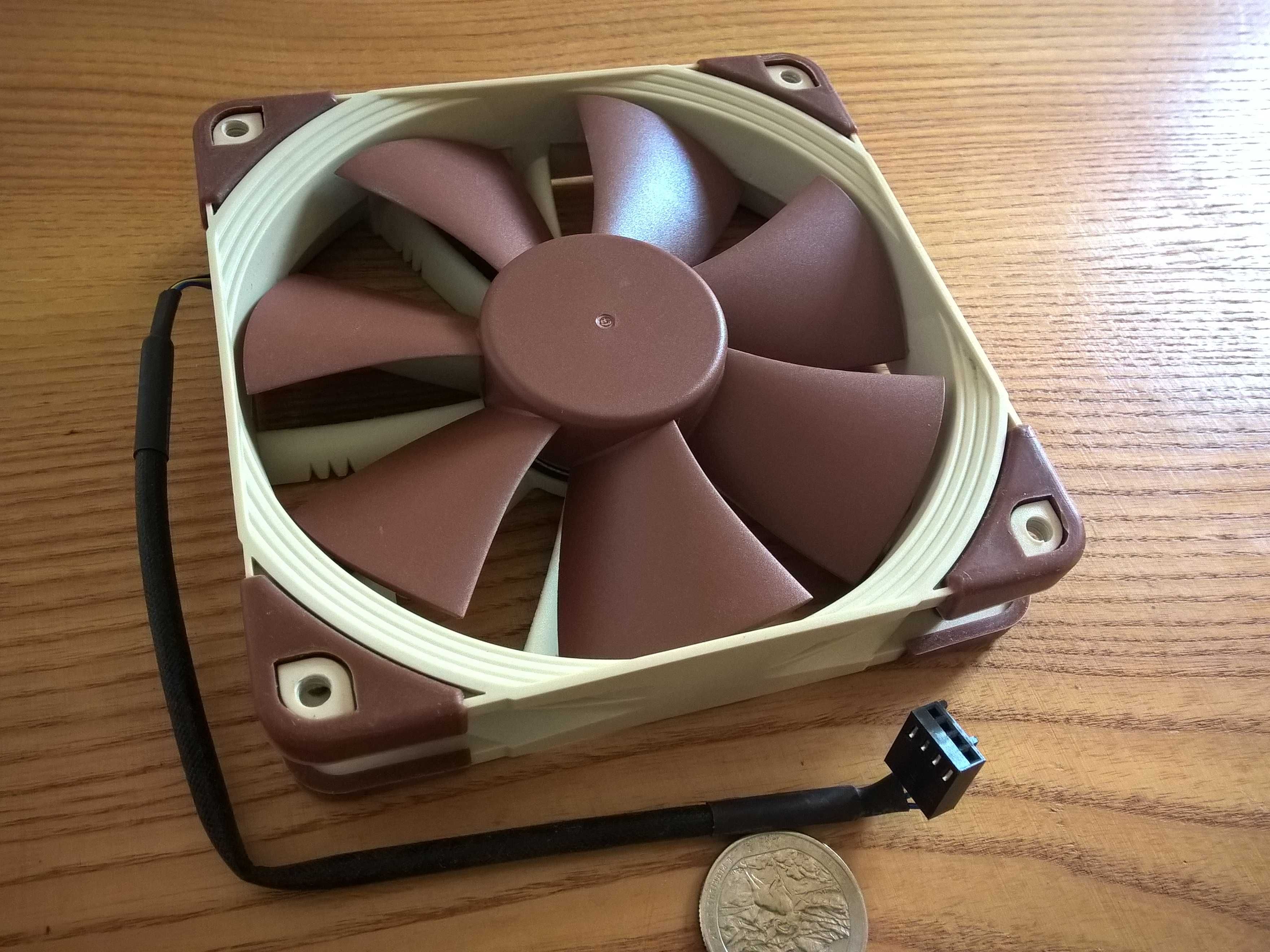 Noctua NF F12 PWM