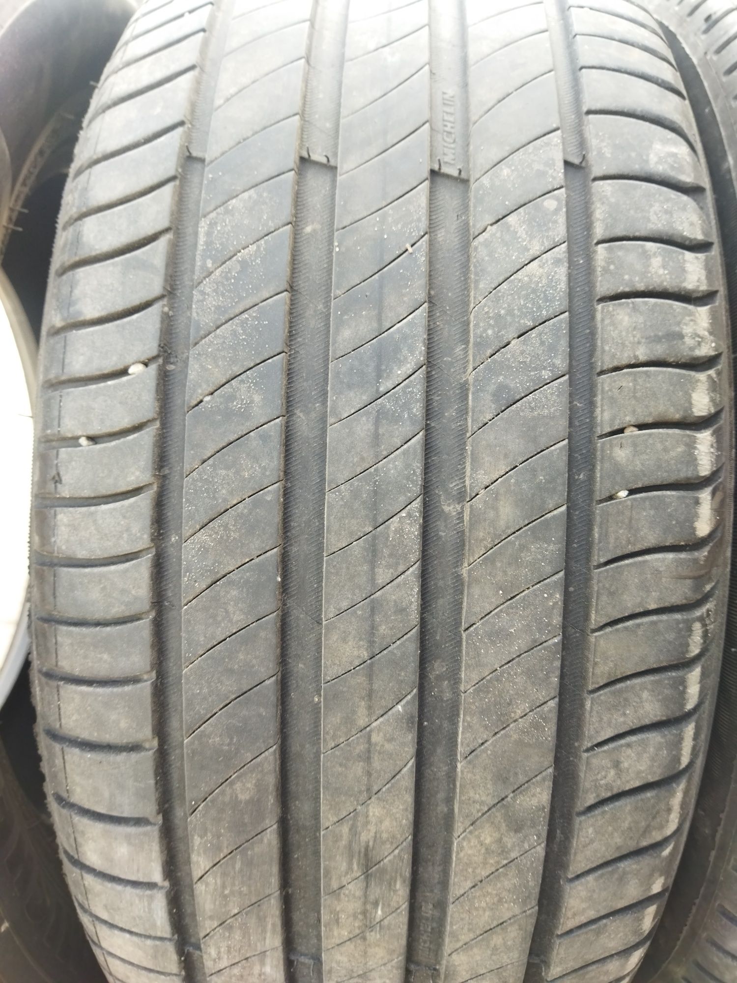 MICHELIN 235/55/17