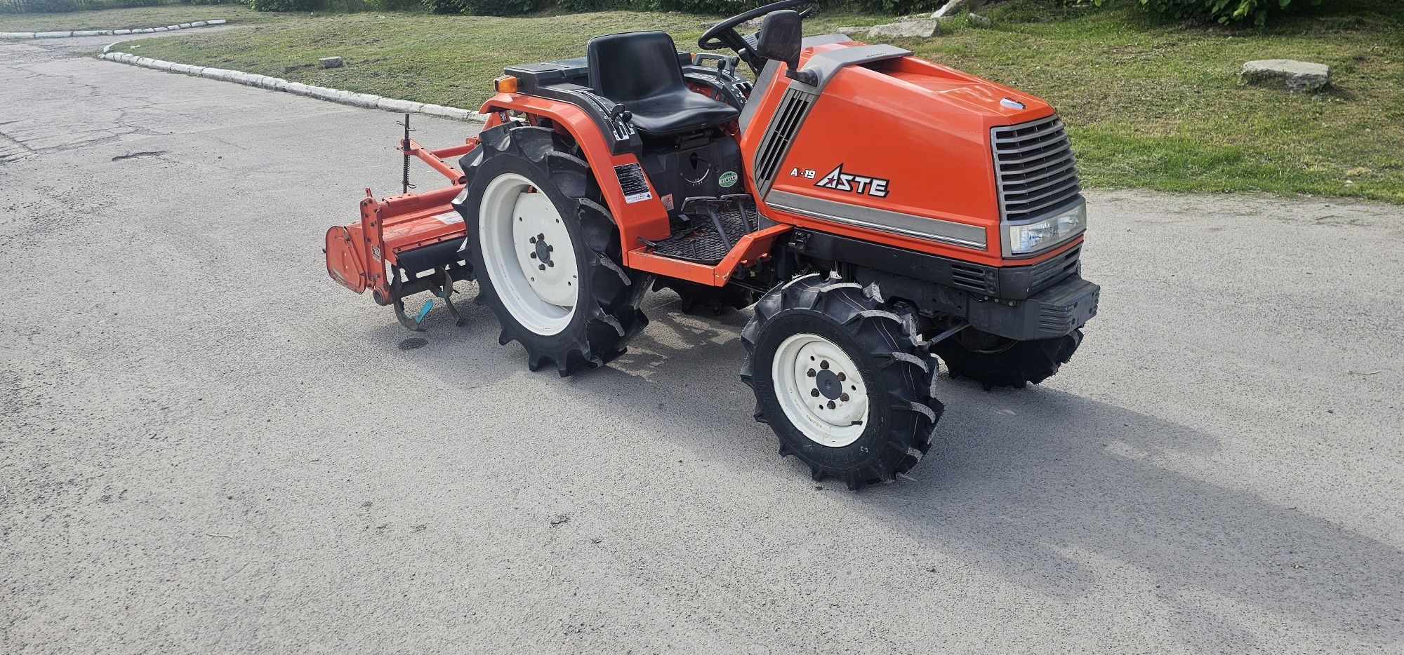 Японский Мінітрактор Трактор Kubota A 19