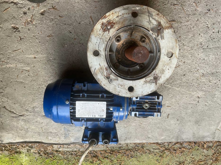 motoreduktor INTEC 3 fazy wolne obroty 0,25 kw
