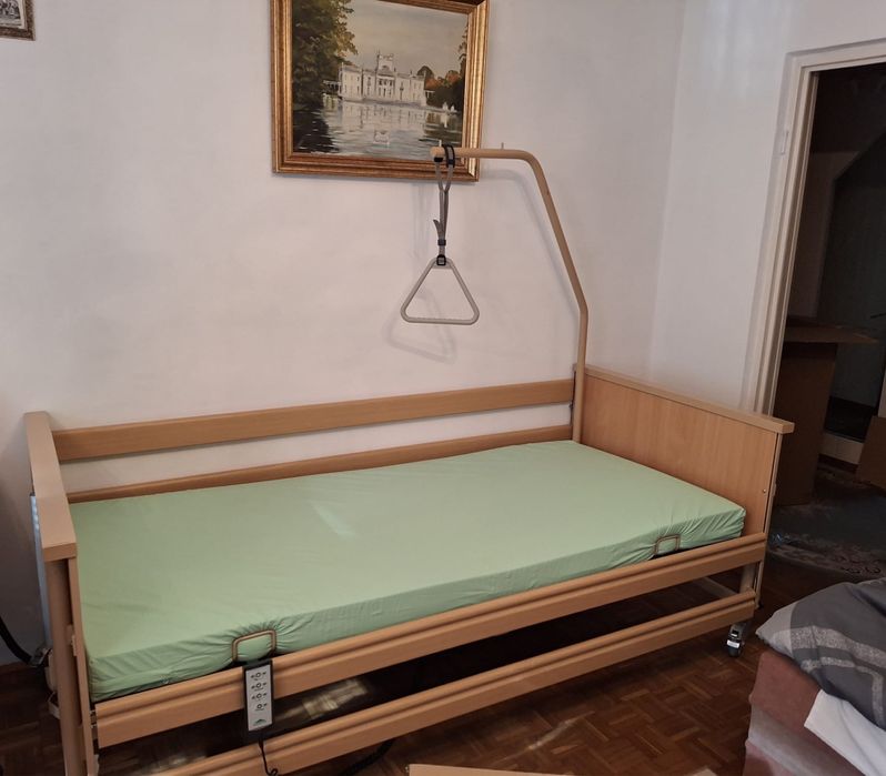 Materac gąbkowy do łóżka rehabilitacyjnego