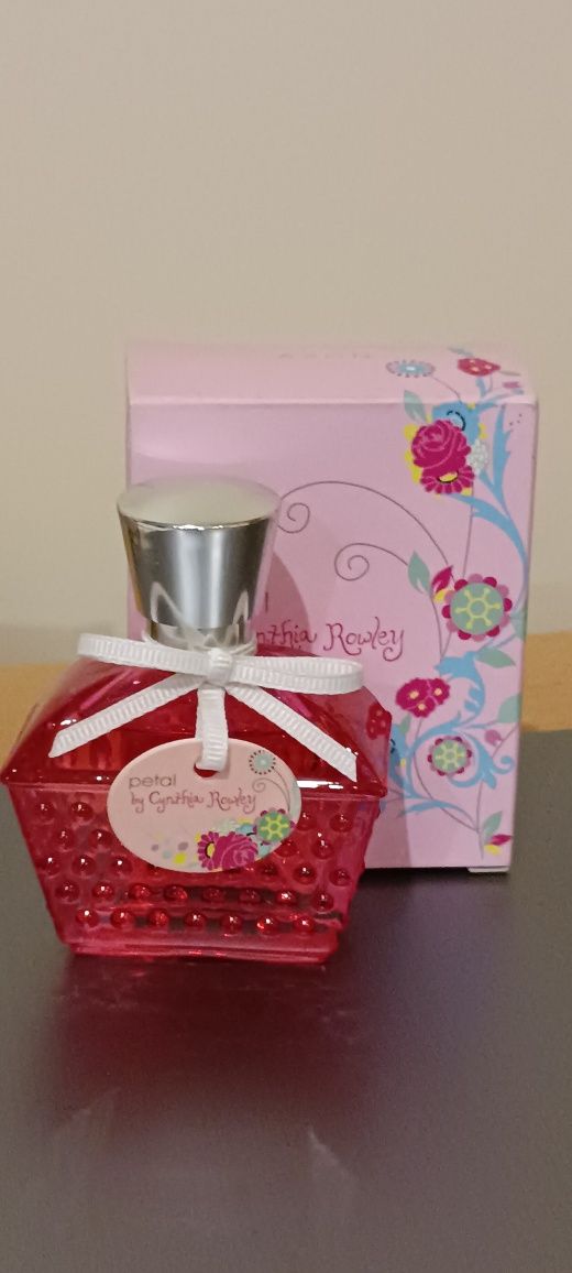 Petal by Cynthia Rowley 30 ml,woda Avon dla dziewczynki/kobiety.NOWA.