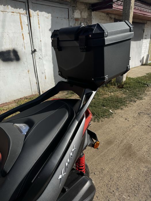 Продам бокс с заводским багажником на Yamaha Xmax 2018-2021