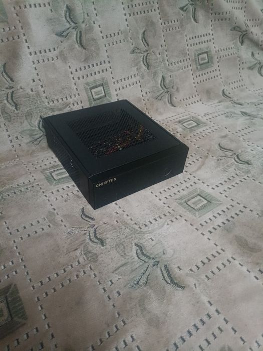Компактний корпус Chieftec з блоком живлення DC-DC 120W Mini-ITX
