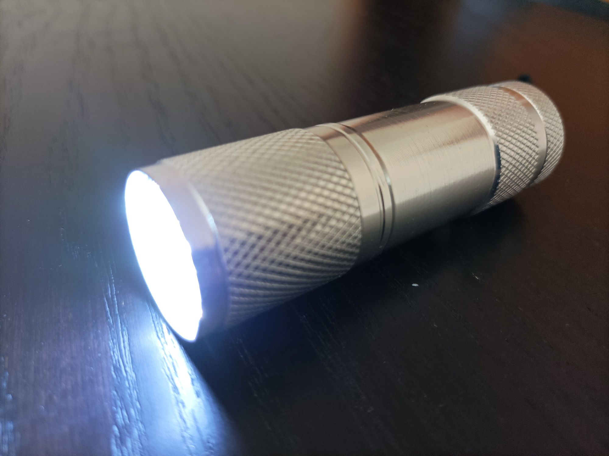Lanterna LED de pequenas dimensões