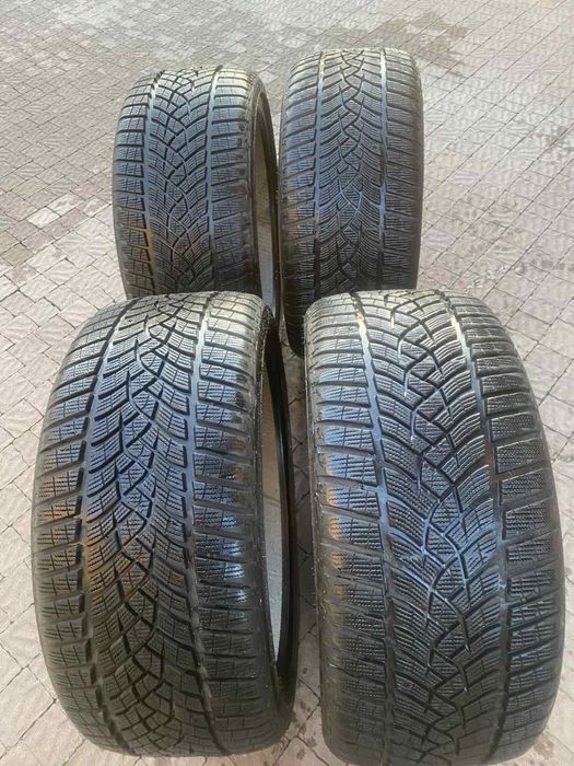 Шини 245.35.20 нові