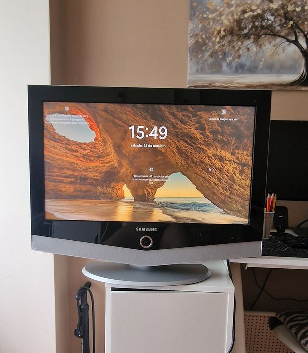 Modelo LE32R51B, TV LCD, SEM controle remoto.