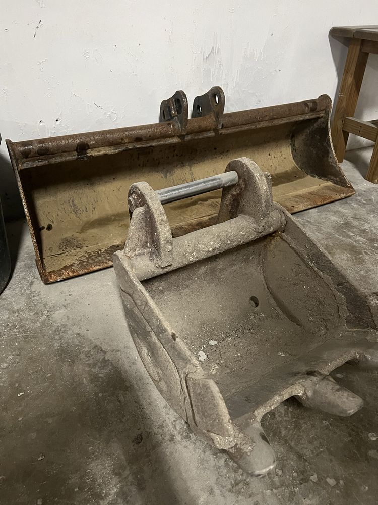 Mini escavadora Yanmar vio12 como nova