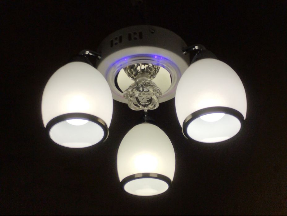 Люстра нова 615/3.