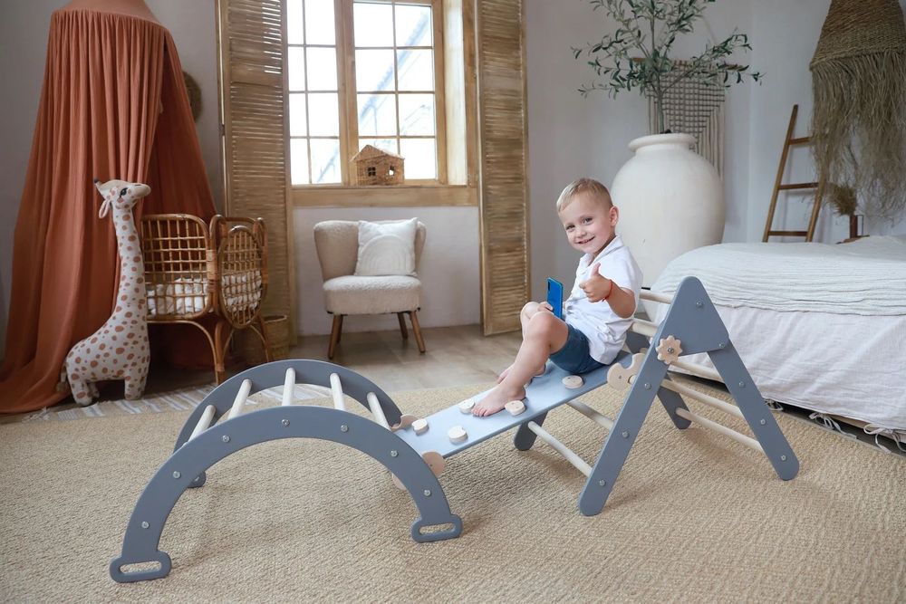 Пиклер трикутник дерево Піклер. спортивный комплекс  арка гойдалка