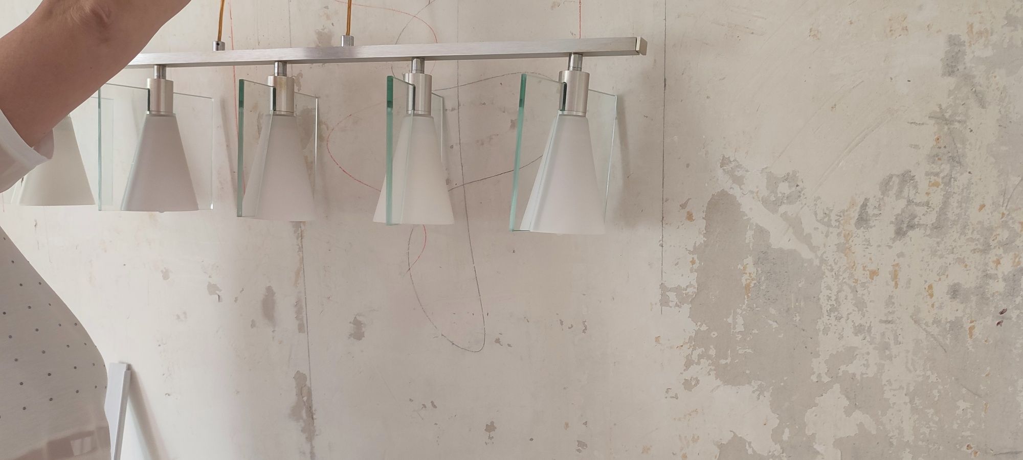 Lampa podłogowa i żyrandol