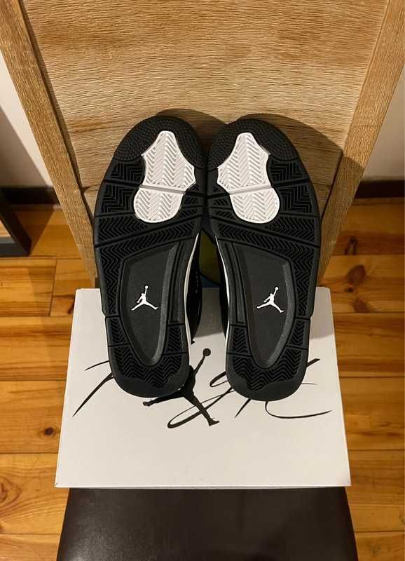 Buty JordanAirJordan4Retro White Thunder sportowe rozmiar.44