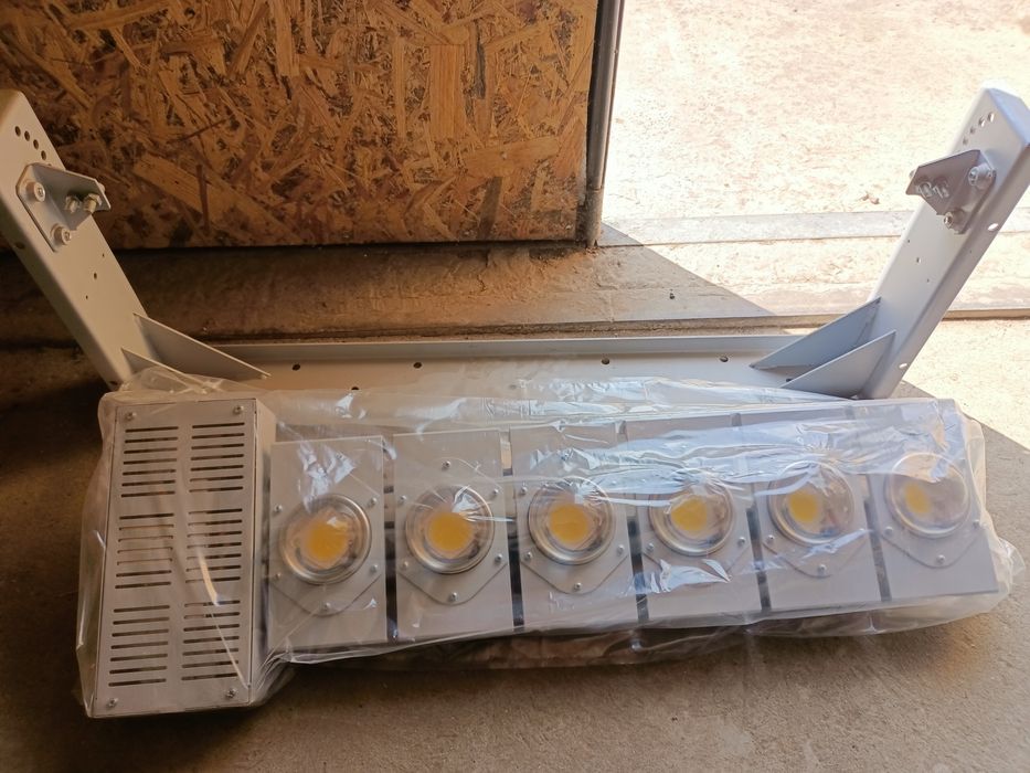 Світильник енергозберігаючий світлодіодний з лінзами