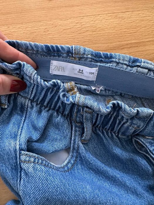 Продам джинси Zara на дівчинку.