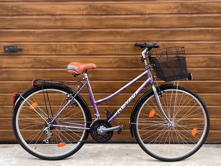 Велосипед жіночий дамка з корзиною