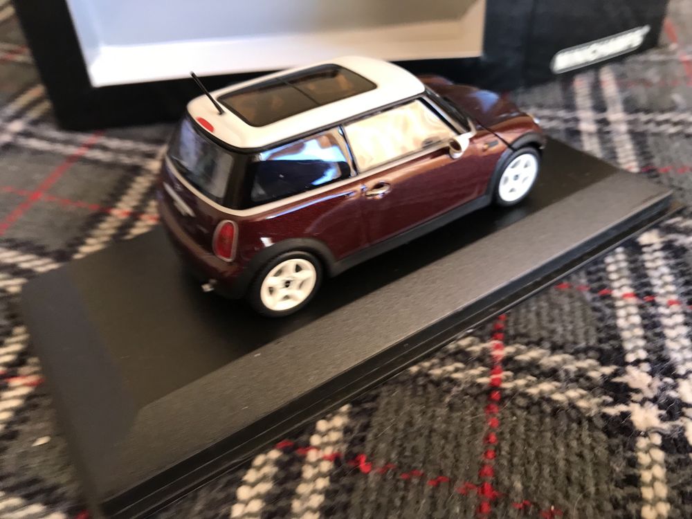 1/43 Mini Cooper R50 2001 MINICHAMPS