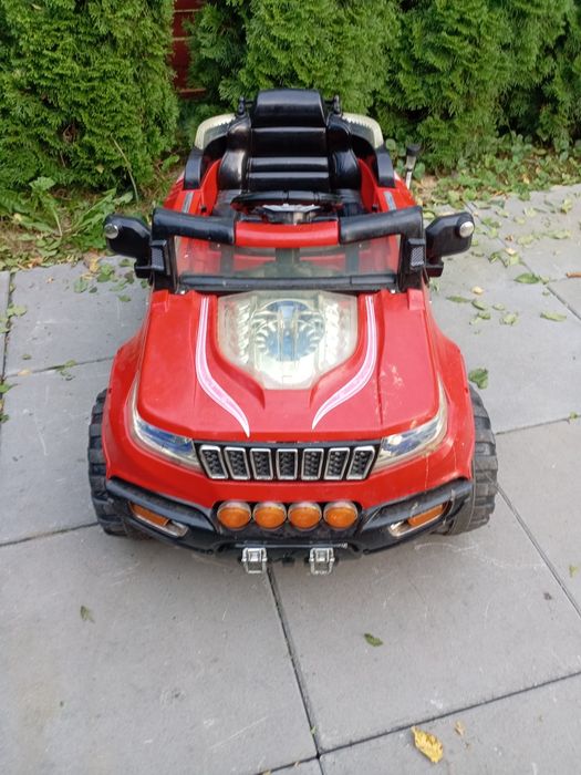 Auto elektryczne jeep