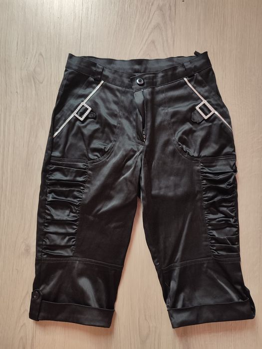 Czarne eleganckie spodenki rybaczki 146