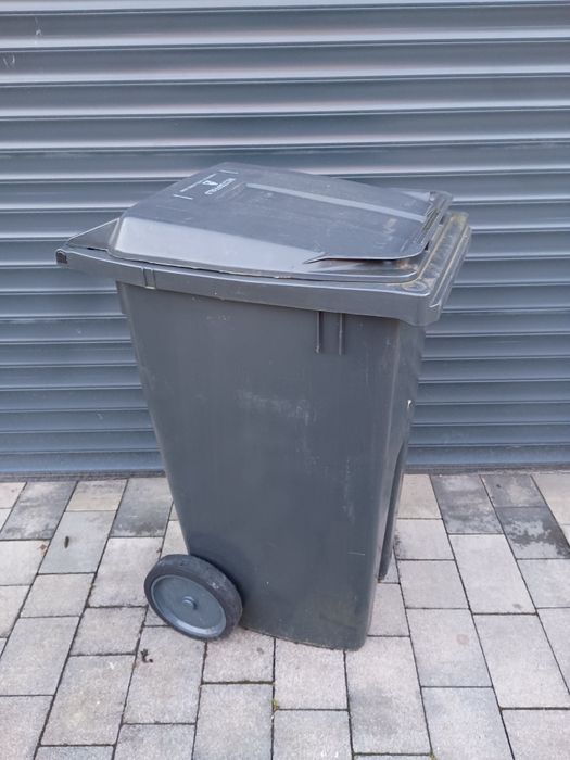 Pojemnik kosz na odpady śmierci