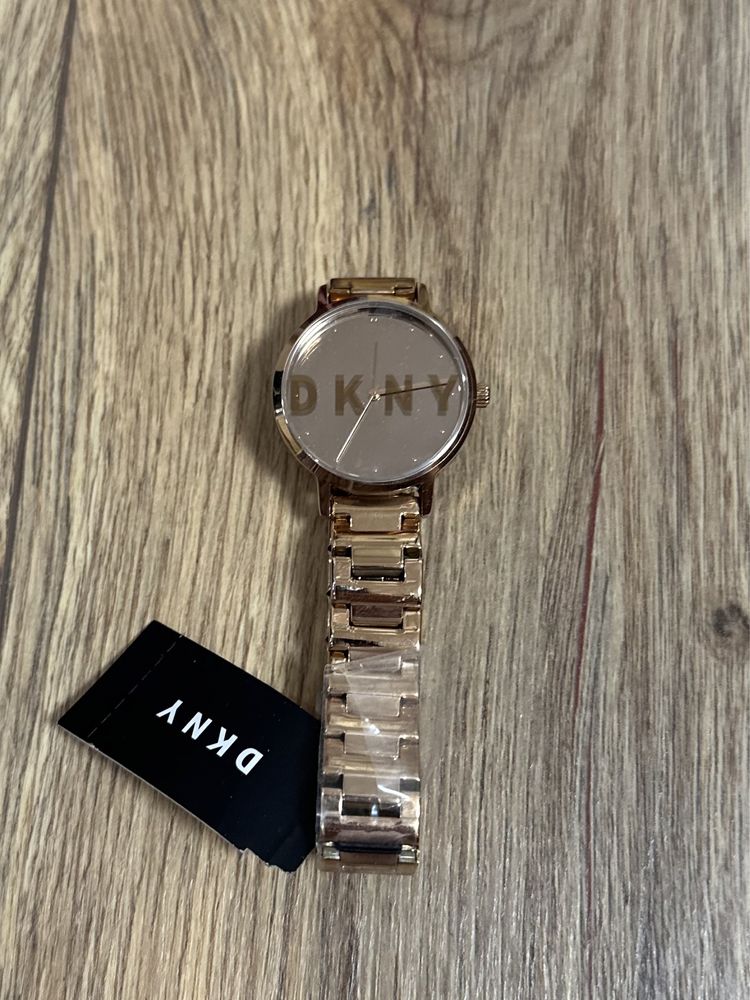 Часы женские DKNY NY2839