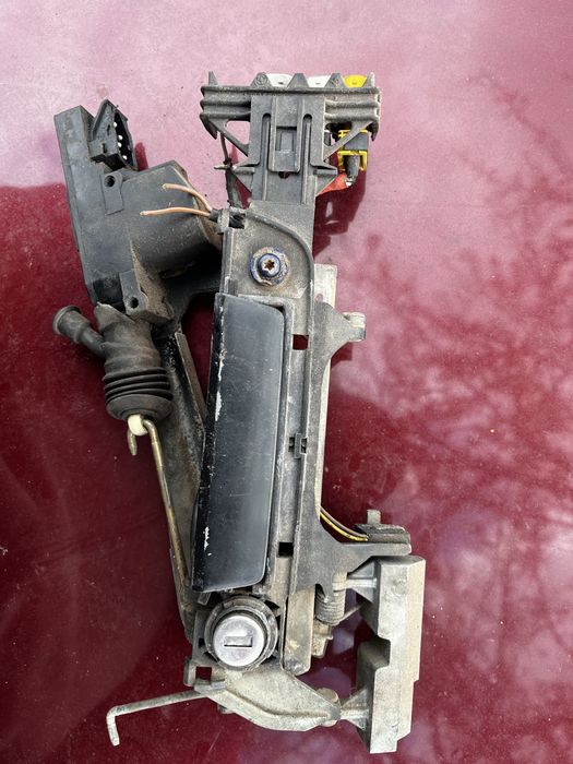 Дверна ручка BMW E34