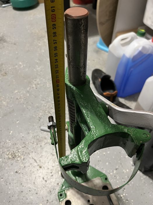 Sprzedam solidny stojak do wiertarki – używany, ciężki, z czasów PRL