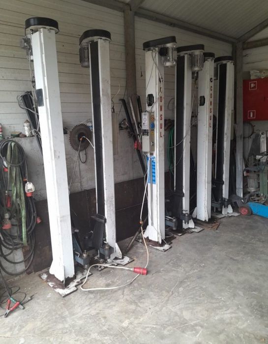 Podnośnik samochodowy dwukolumnowy łapowy śrubowy Consul 3000kg