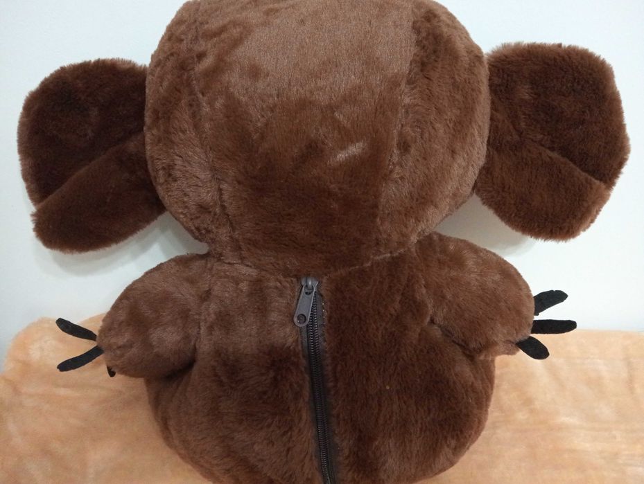 Małpka Cheburashka przytulanka z ukrytym kocykiem 160/100cm.