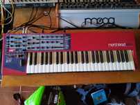 Nord Lead 2X versão teclado + Mala de transporte
A