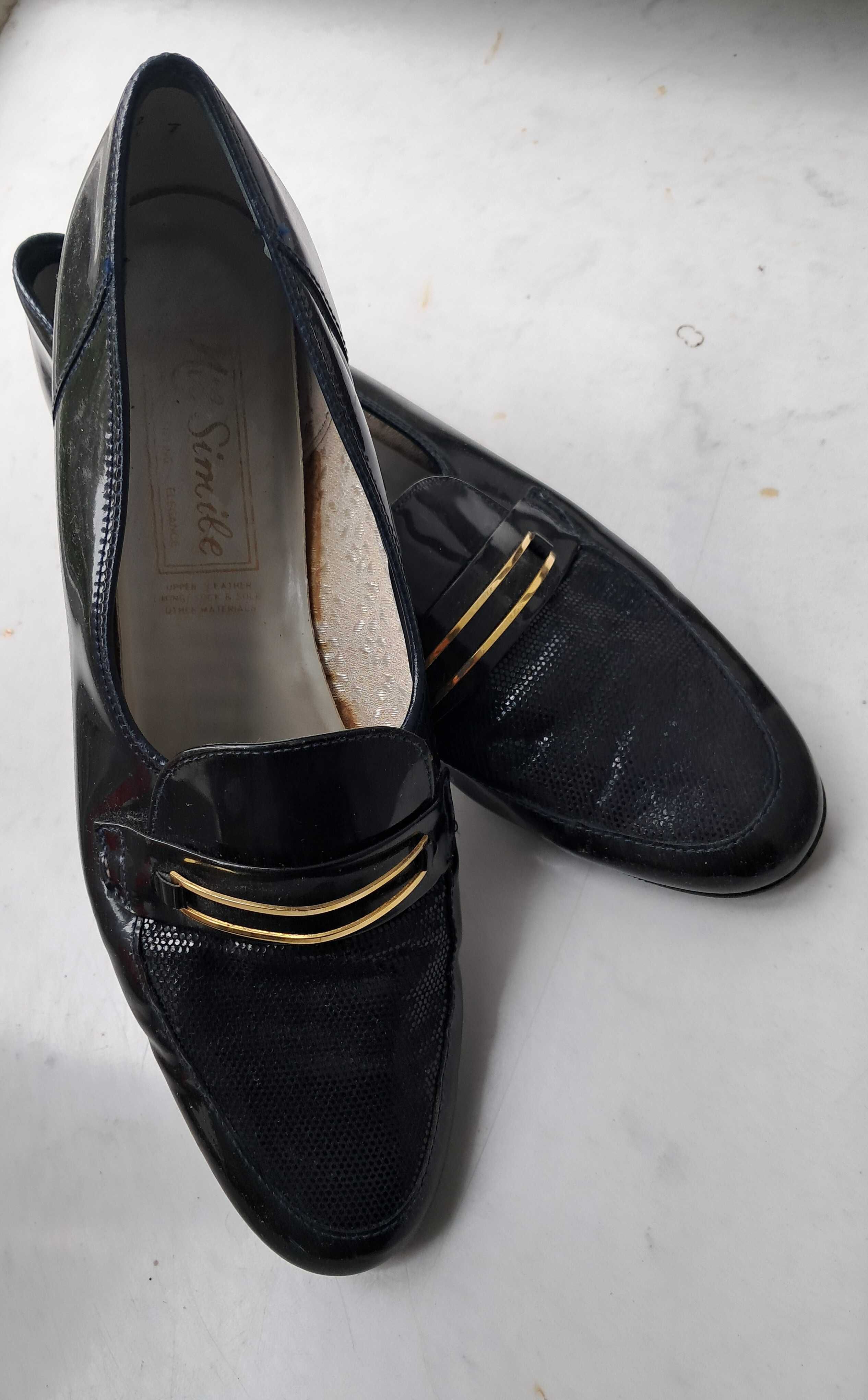 Buty damskie z lakierowanej skóry