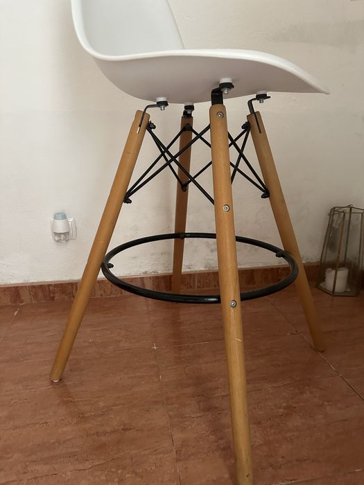 Cadeira alta em madeira