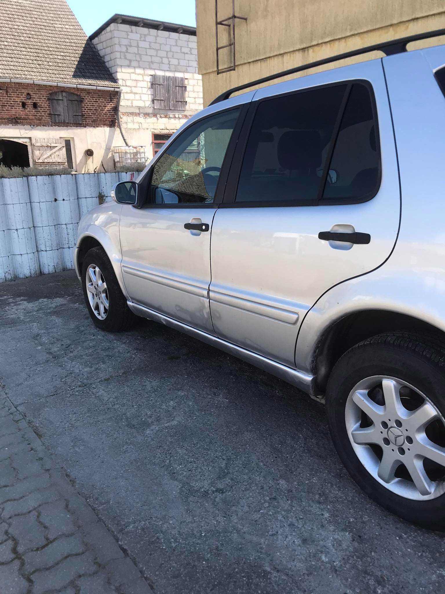 Mercedes Benz  ML 270 możliwa zamiana ciągnik TZ4K zosprzętem