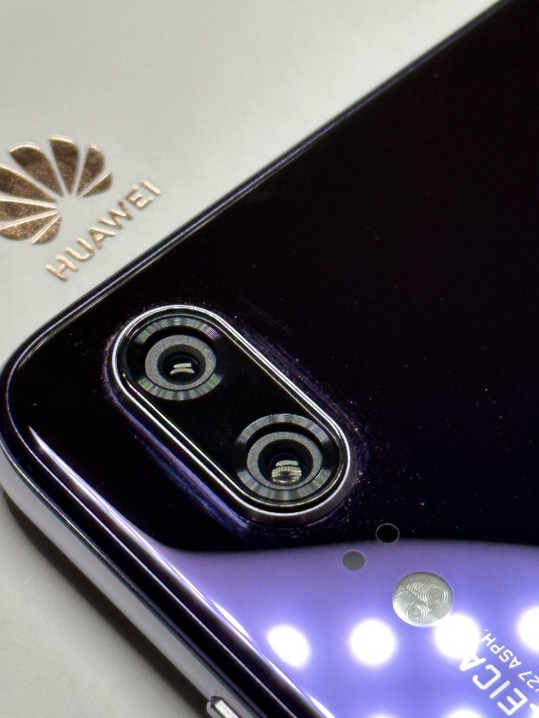 Телефон Huawei P20