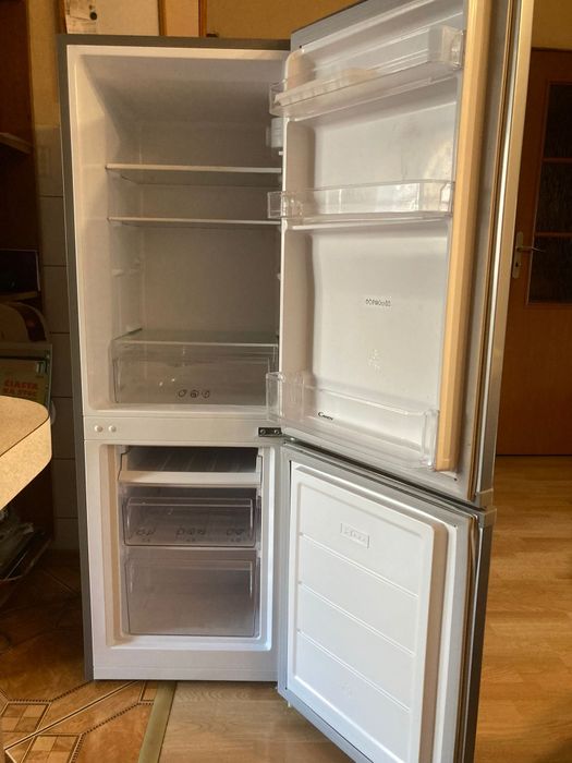 Lodówka Candy CFM 143cm srebrna