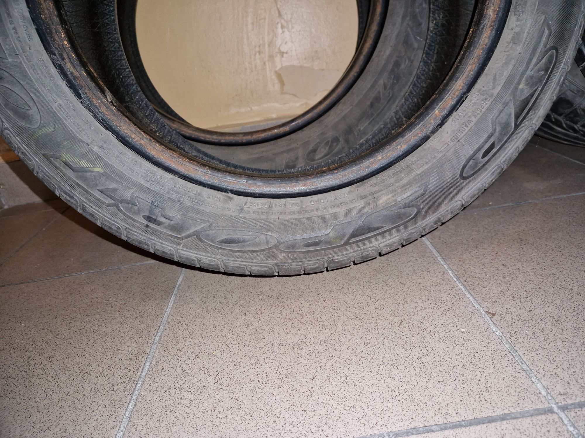 Opony letnie 185/60/R15 Dunlop x4 i Michelin x1 Cena za komplet