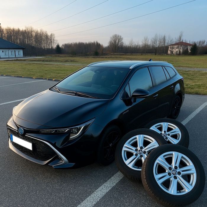 Toyota Corolla 1,8hybrida Pakiet zimowy Full led 59tys km Bezwypadkowa