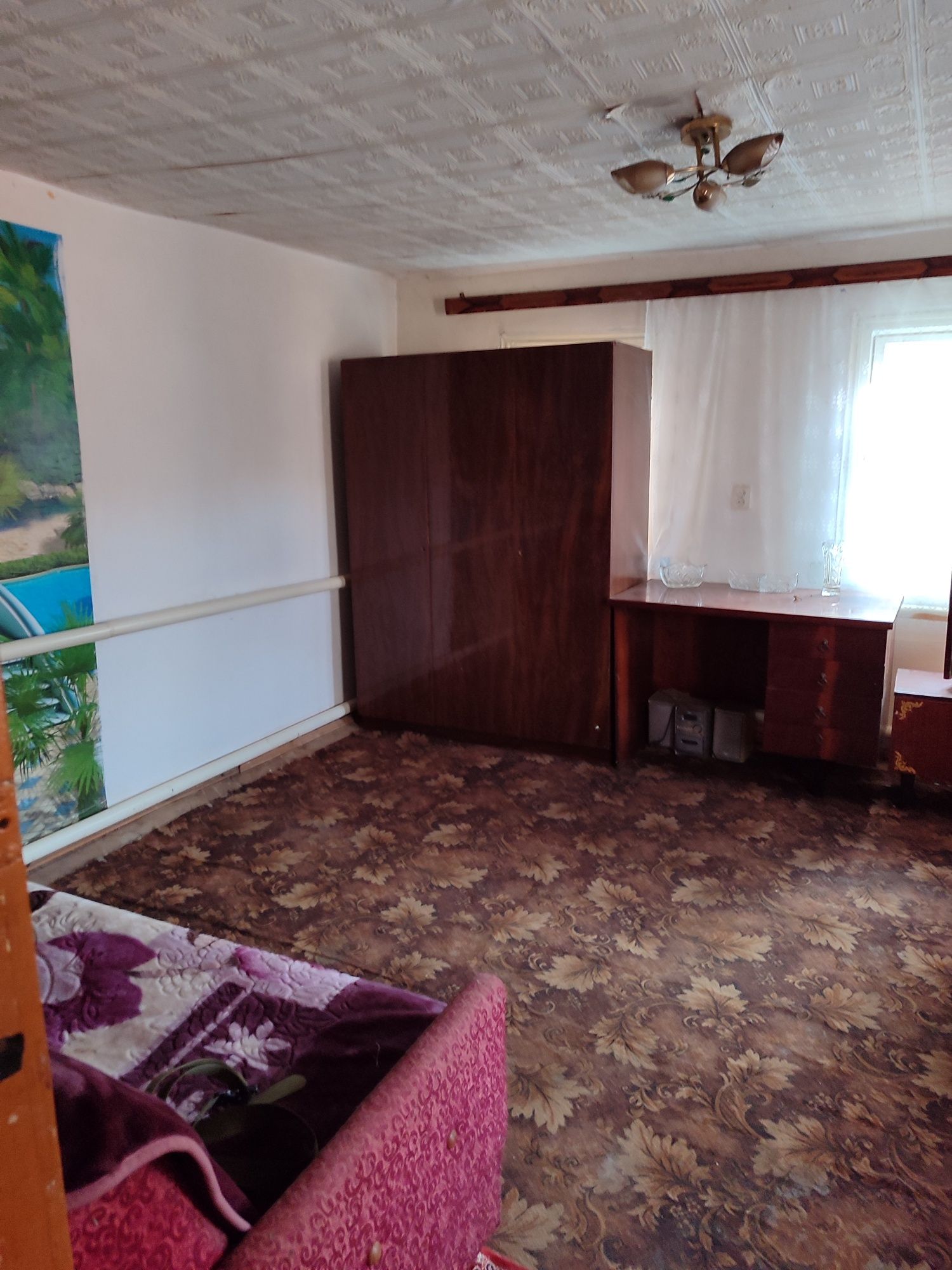 Продам хату  ,до центру 10-15 хв.