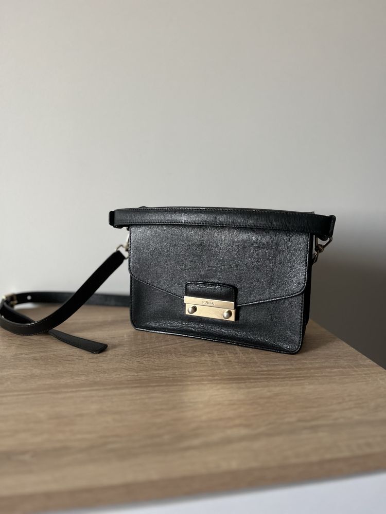 Чорна шкіряна сумка Furla оригінал!