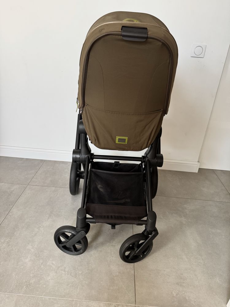 Spacerówka Cybex Priam 4.0 Khaki Green / Black Matt