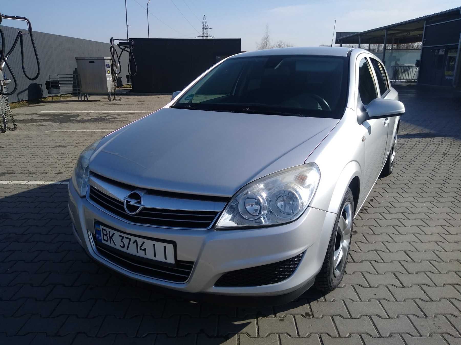 Продам авто Opel Astra H 1.6 бенз 2008