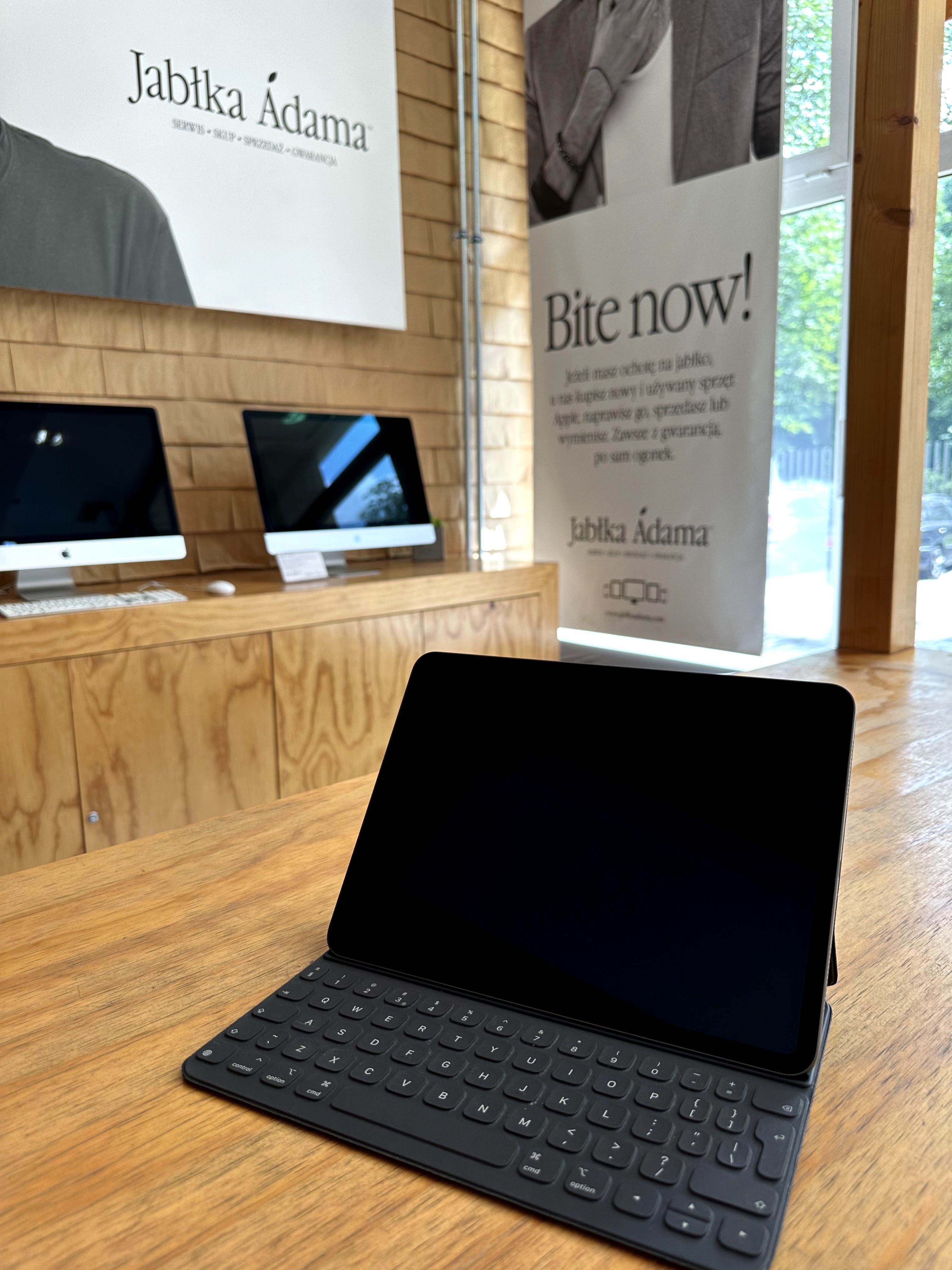 iPad Pro 11" 1 gen 256 GB WiFi + Apple Smart Keyboard • Gwarancja