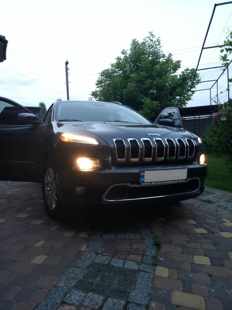 Jeep Cherokee KL (Limited) 4x4 4wd