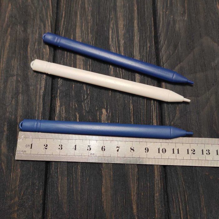 Стилус для управления резистивным сенсорным экраном одним лотом