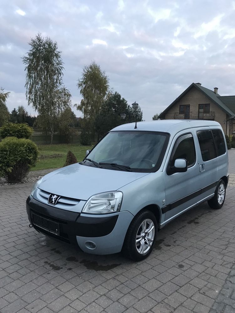 Cały na części Peugeot  partner  2007 kod  EYLC osobówka