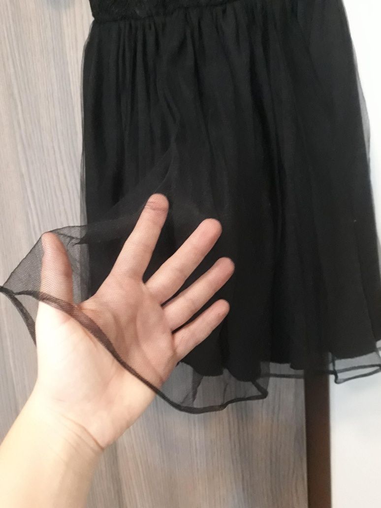 Czarna sukienka, koronka, tiul, rozmiar s