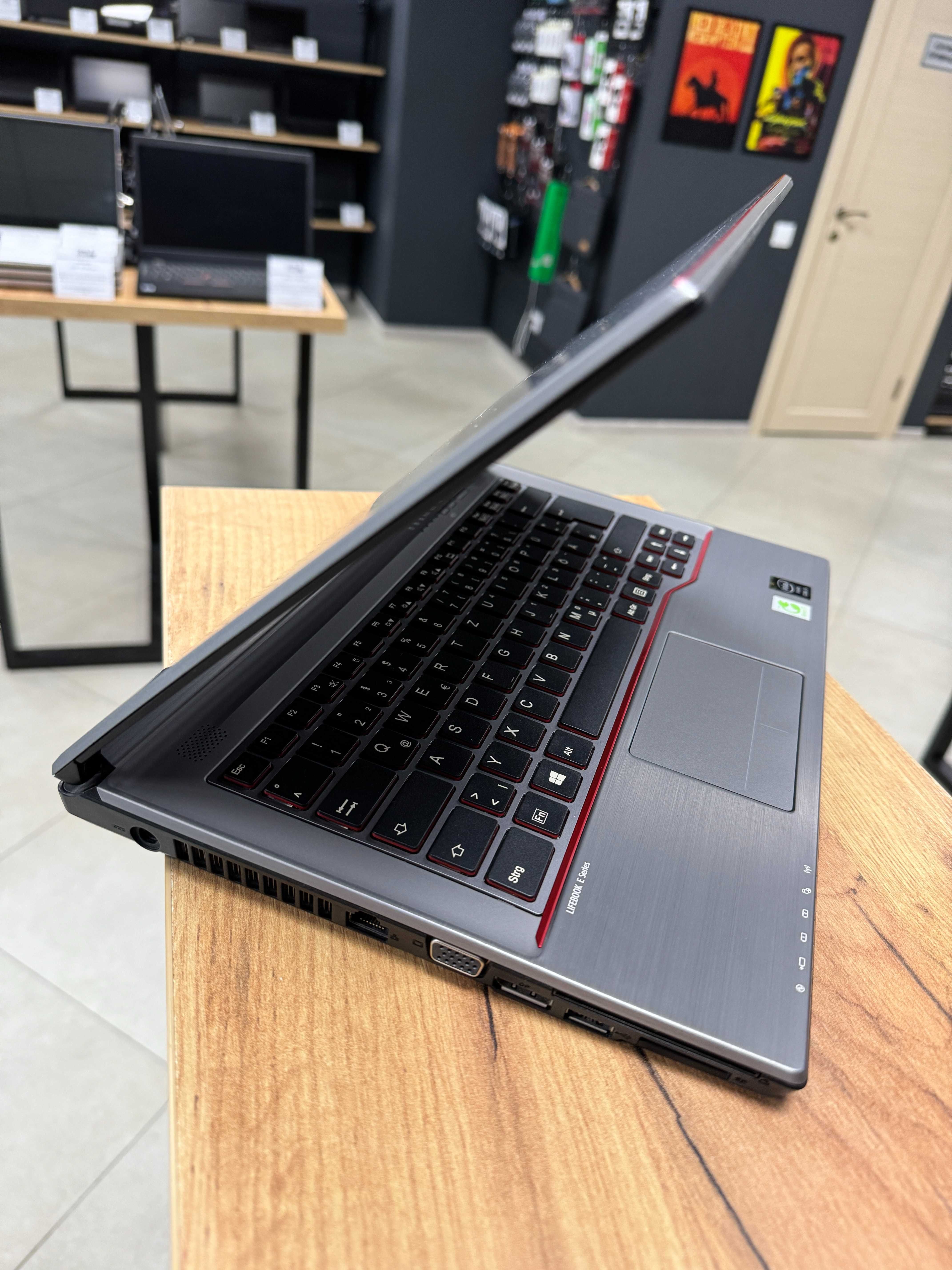 Ноутбук Fujitsu LifeBook E744 - i5 4200M/8 GB ОЗУ/128 GB SSD/Гарантія
