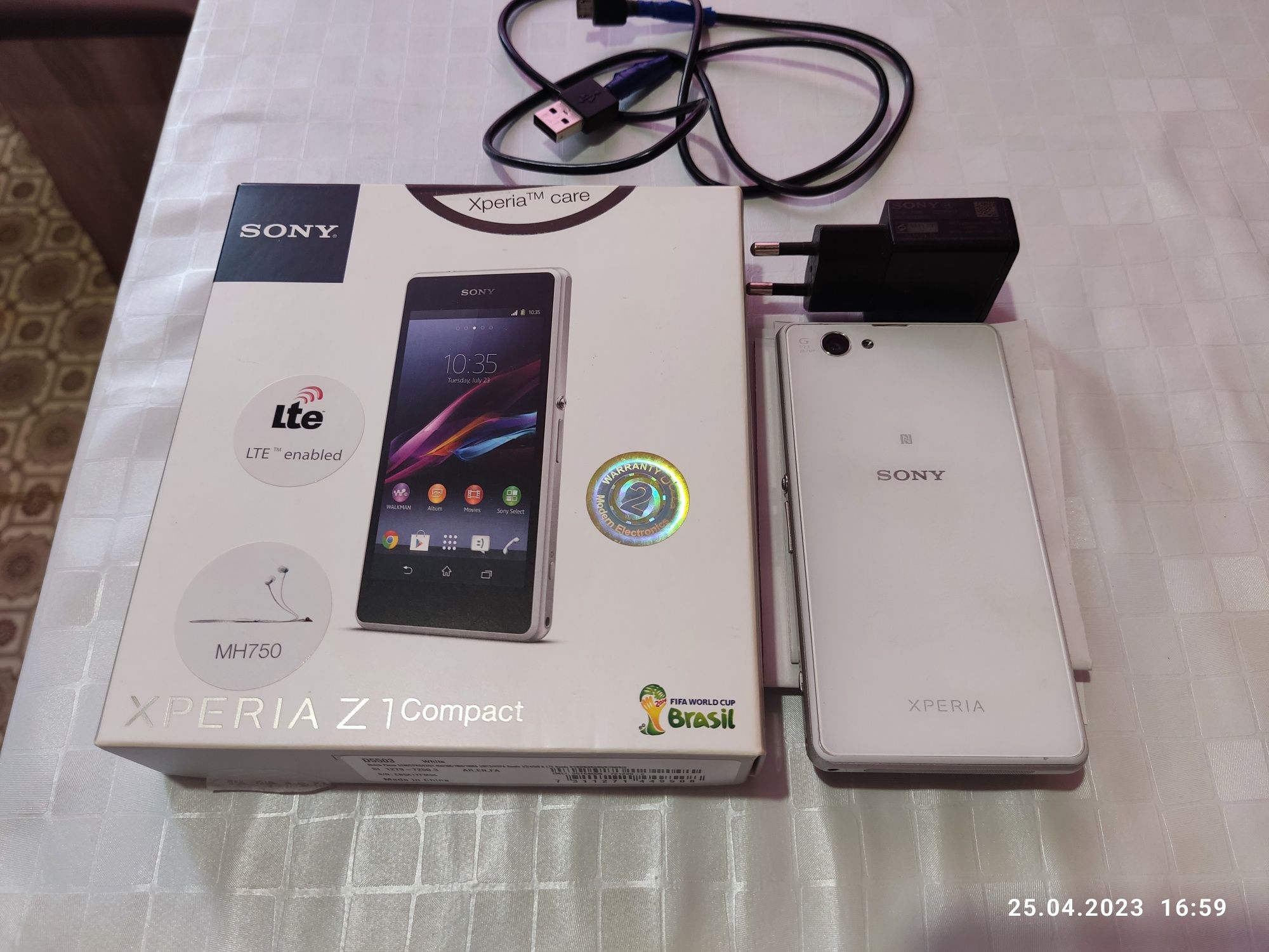 Продам Sony xperia z1 compact, D5503