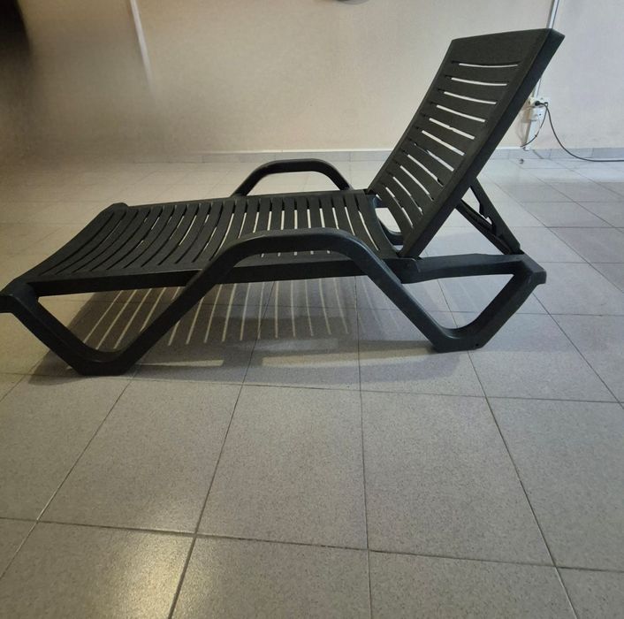 Espreguiçadeira praticamente nova